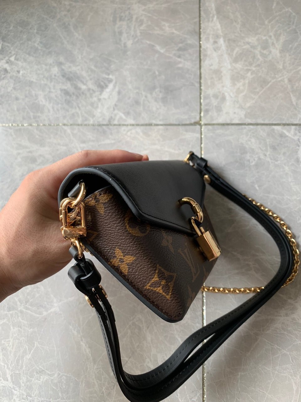 Louis Vuitton Monogram Padlock On Strap 19Cm Black view 4