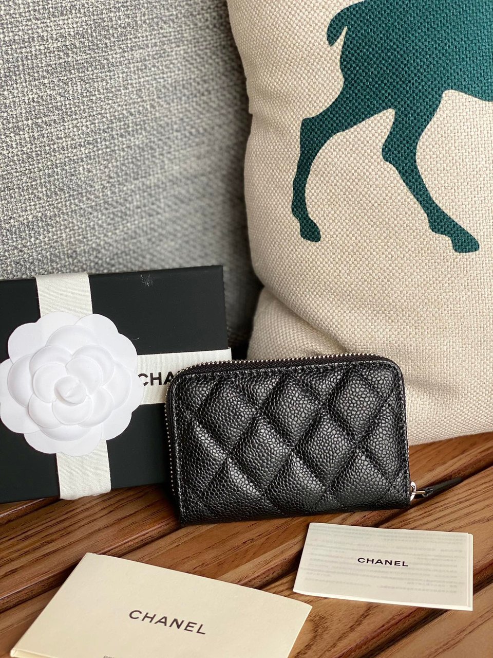 Chanel Zipped Wallet 7.5Cm Black Caviar Silver Hardware view 6