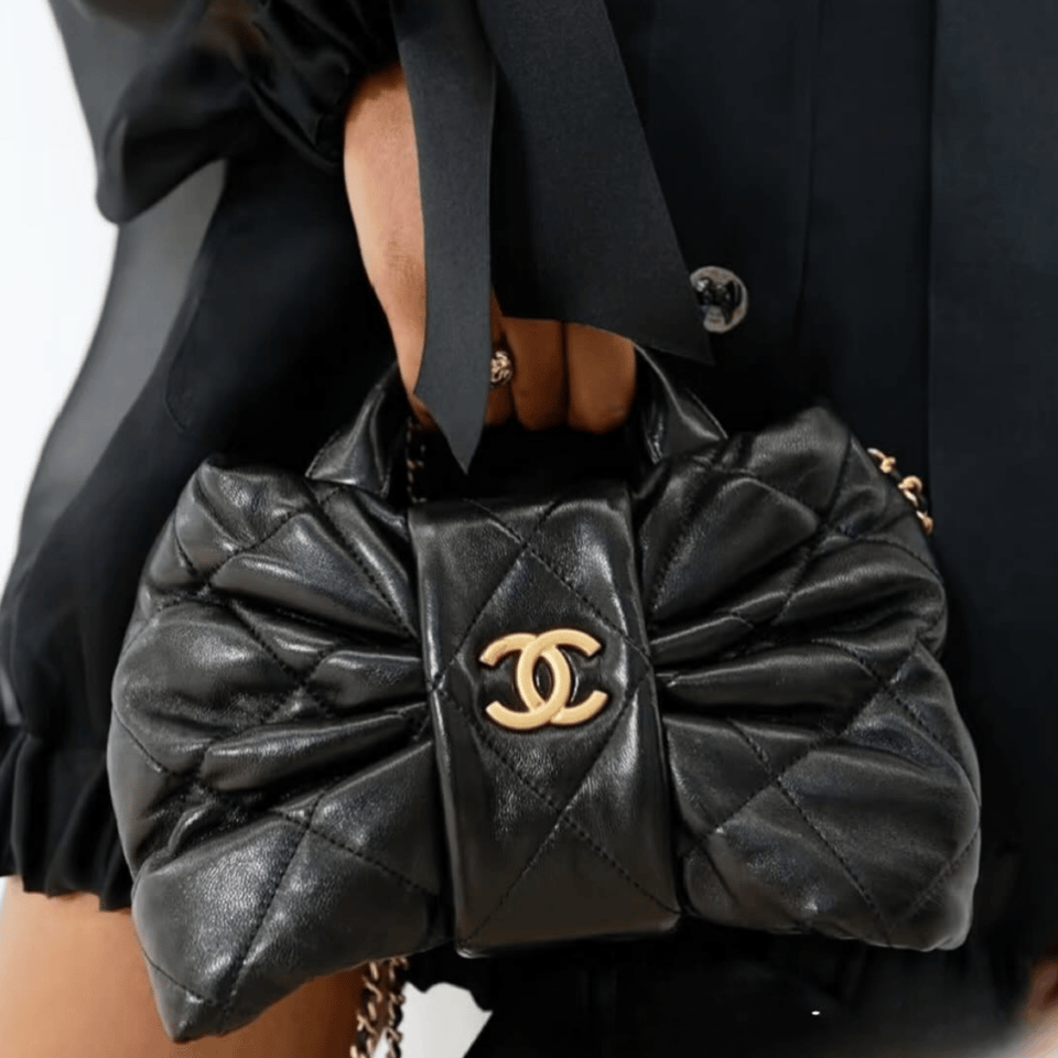Chanel Bow Chain Shoulder Bag Black 26cm/10.2in view 3
