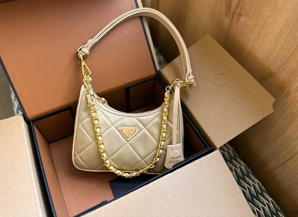 Prada Re Edition 1995 Chaîne Re Nylon Mini Bag Beige 22Cm view 4