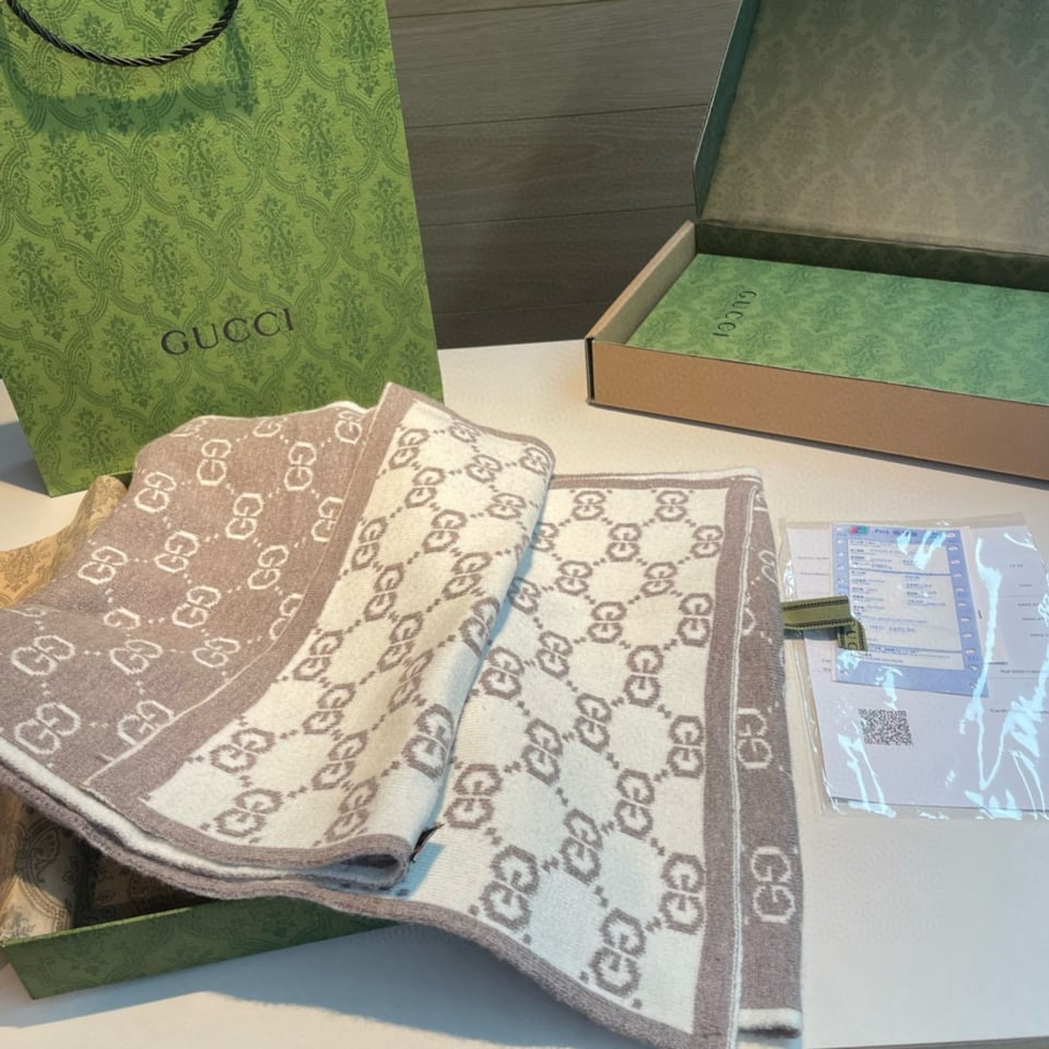 Gucci Cashmere Scarf Monogram Beige-White For Women 180cm view 3