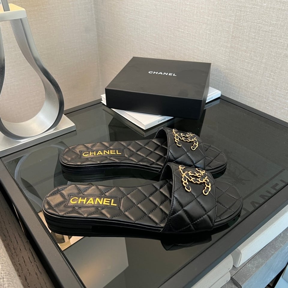 Chanel 23P Quilted Cc Chain Mule Sandal Black G39954 X56940 94305 view 8