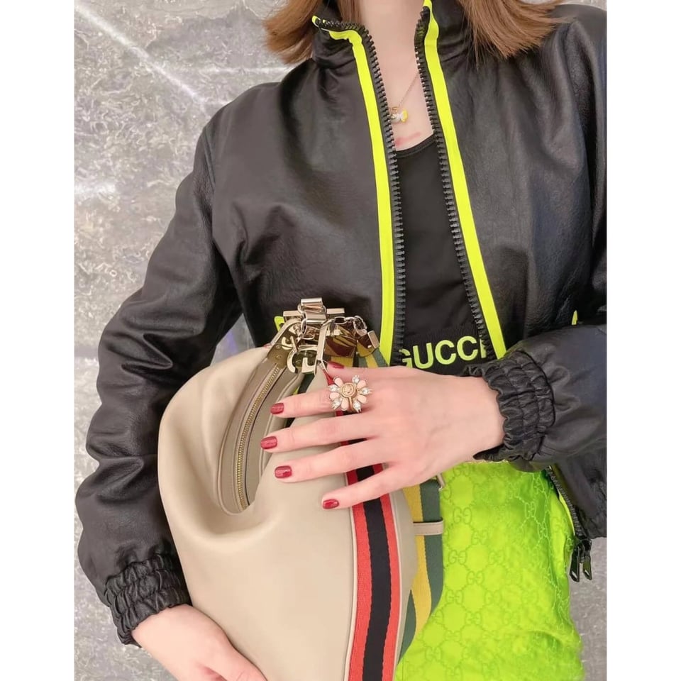 Gucci Oatmeal Leather Attache Medium Shoulder Bag view 4