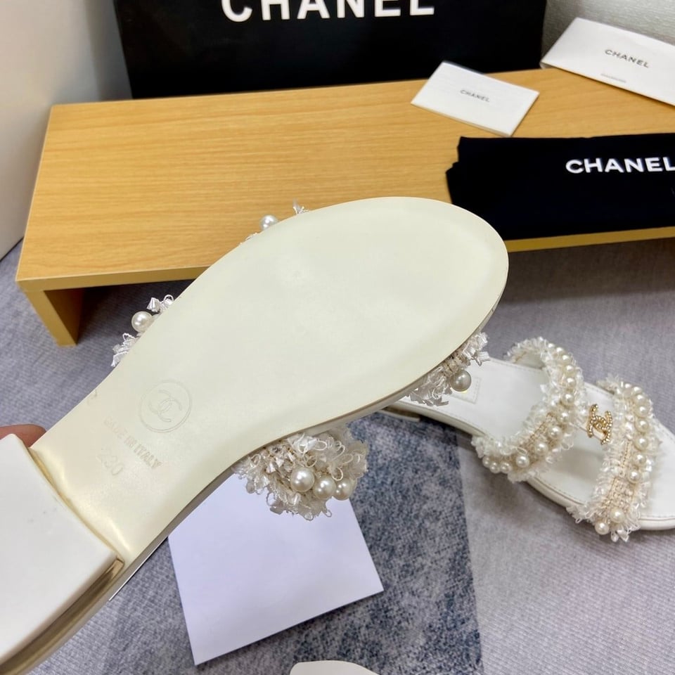Chanel Mule Slippers Pearl Tweed White view 5