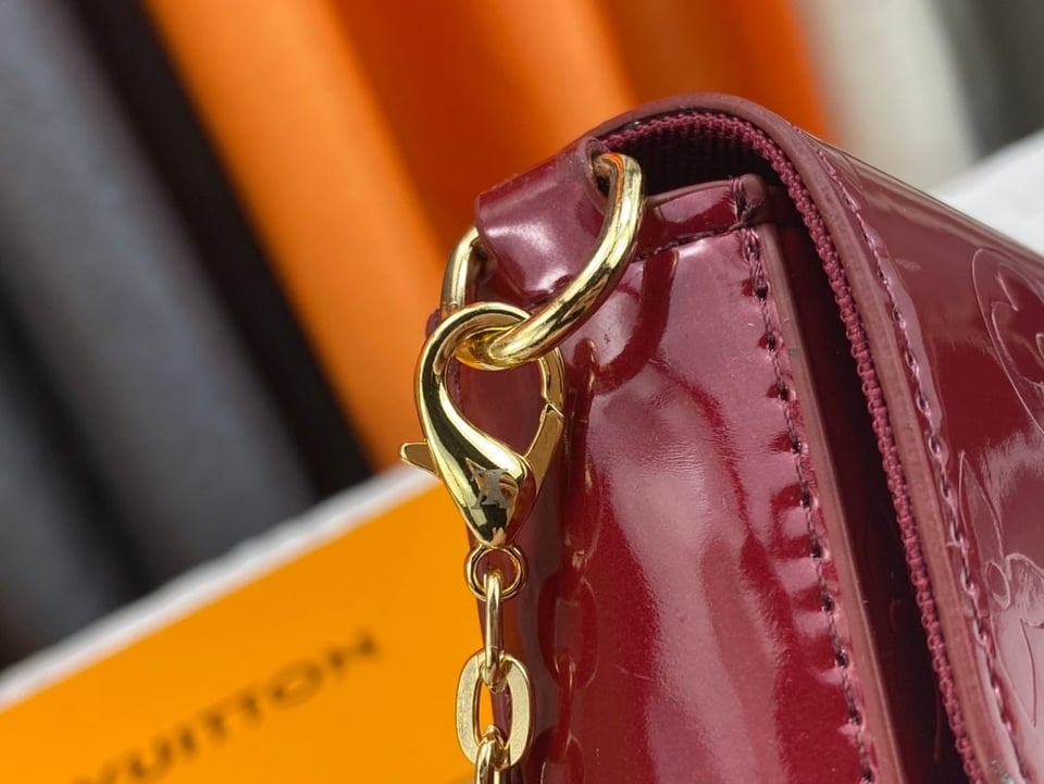 Louis Vuitton Pochette F Licie Wine Red 21Cm view 7