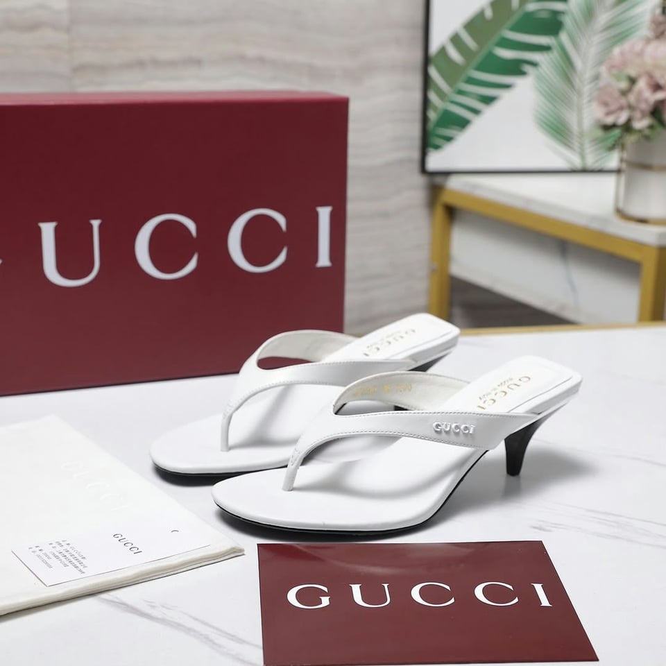 Gucci Women’s Vittoria Thong White Leather 865403 view 6