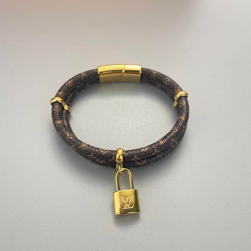 Louis Vuitton Keep It Twice Bracelet M8109E view 5