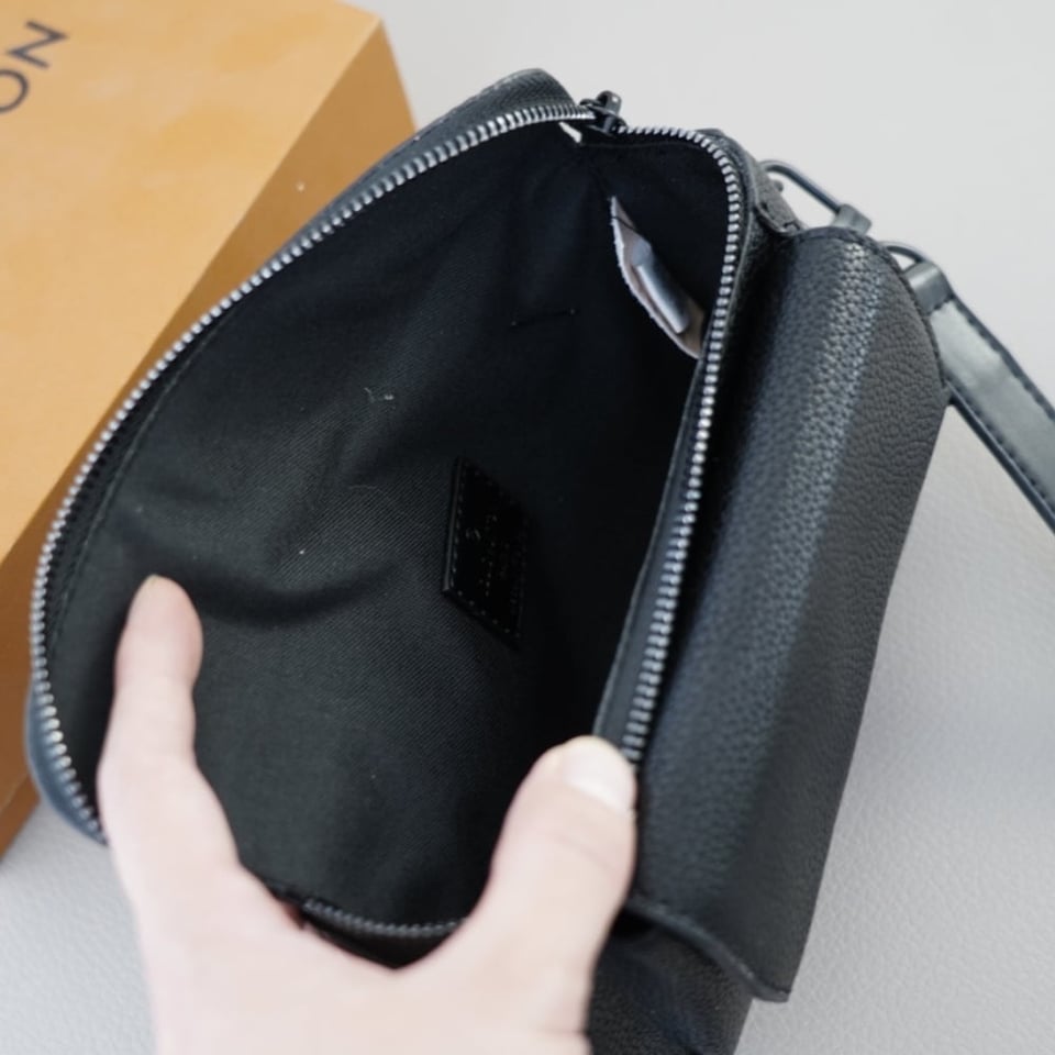 Louis Vuitton Pilot Bag Black 29Cm view 11