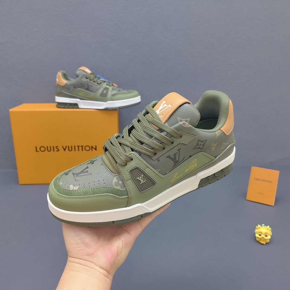 Louis Vuitton Trainer Sneakers Khaki Green Textured Calfskin 1AKDIU view 2