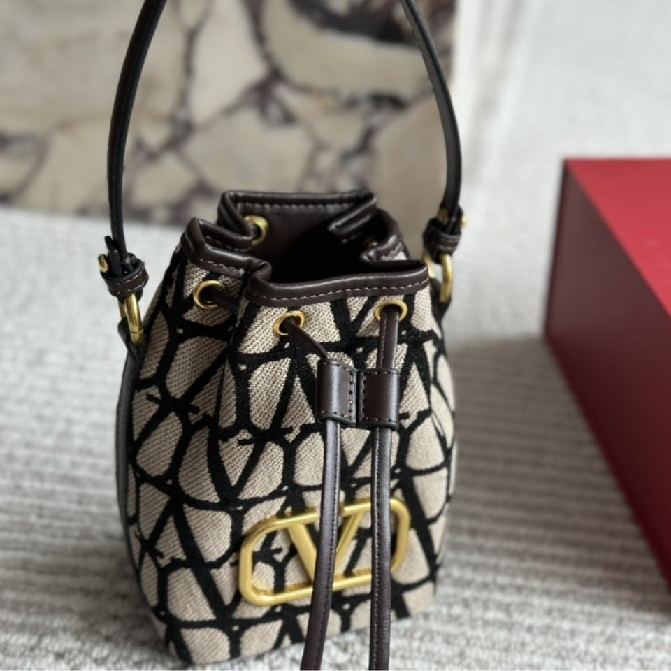 Valentino Mini Vlogo Signature Bucket Bag In Toile Iconographe Brown 22Cm 5W2P0Z44Vri 6Zn view 3