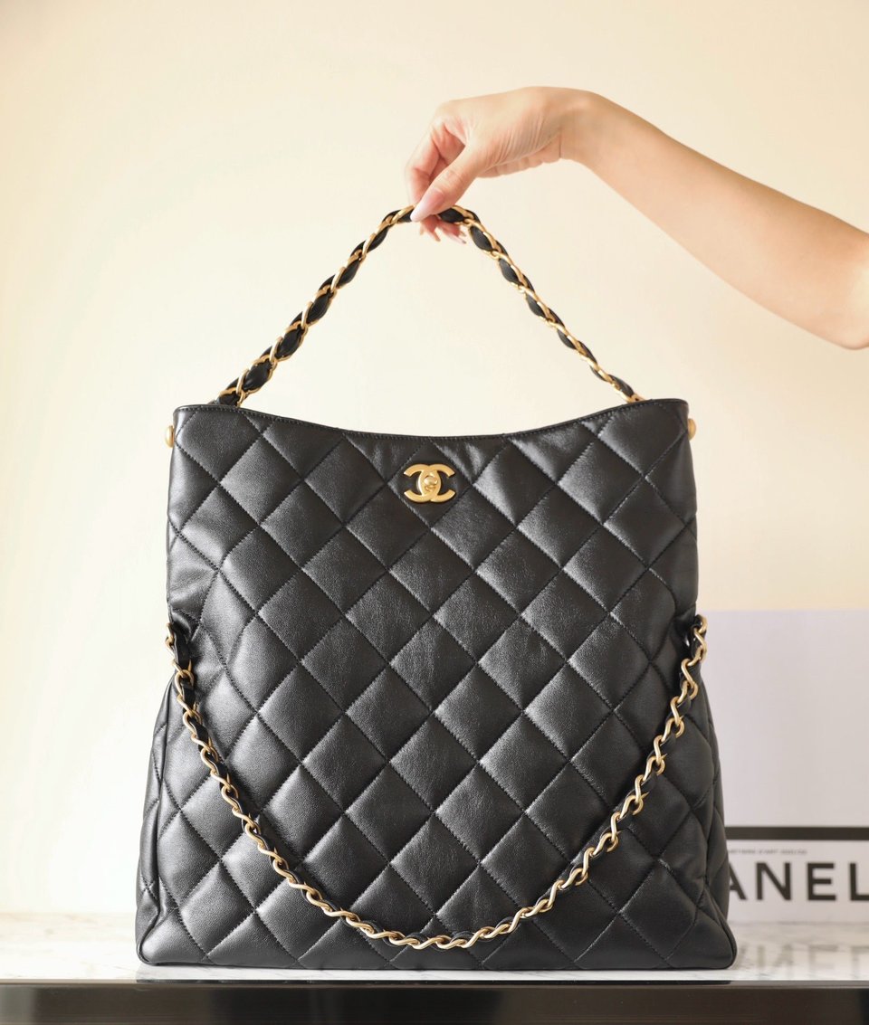 Chanel 24P Hobo Bag 36Cm Black Lambskin Gold Hardware view 5