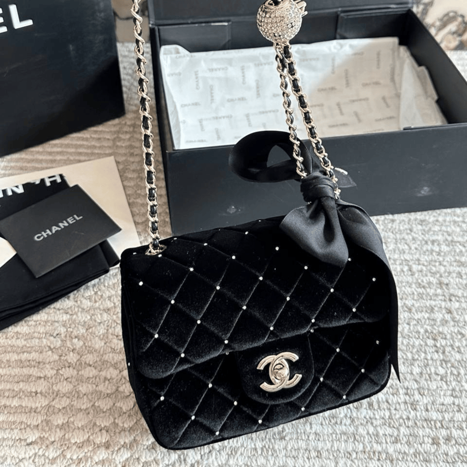 Chanel Mini Pearl Super Black Bag 17cm/6in view 4