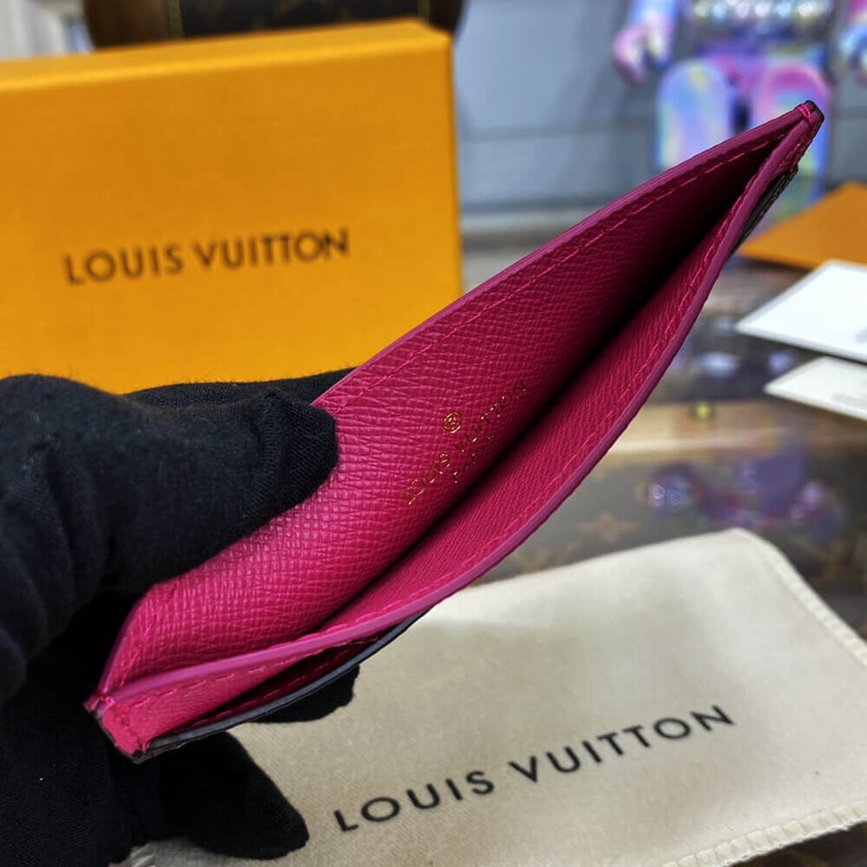 Louis Vuitton Christmas Animation 2022 Card Holder Fuchsia view 9