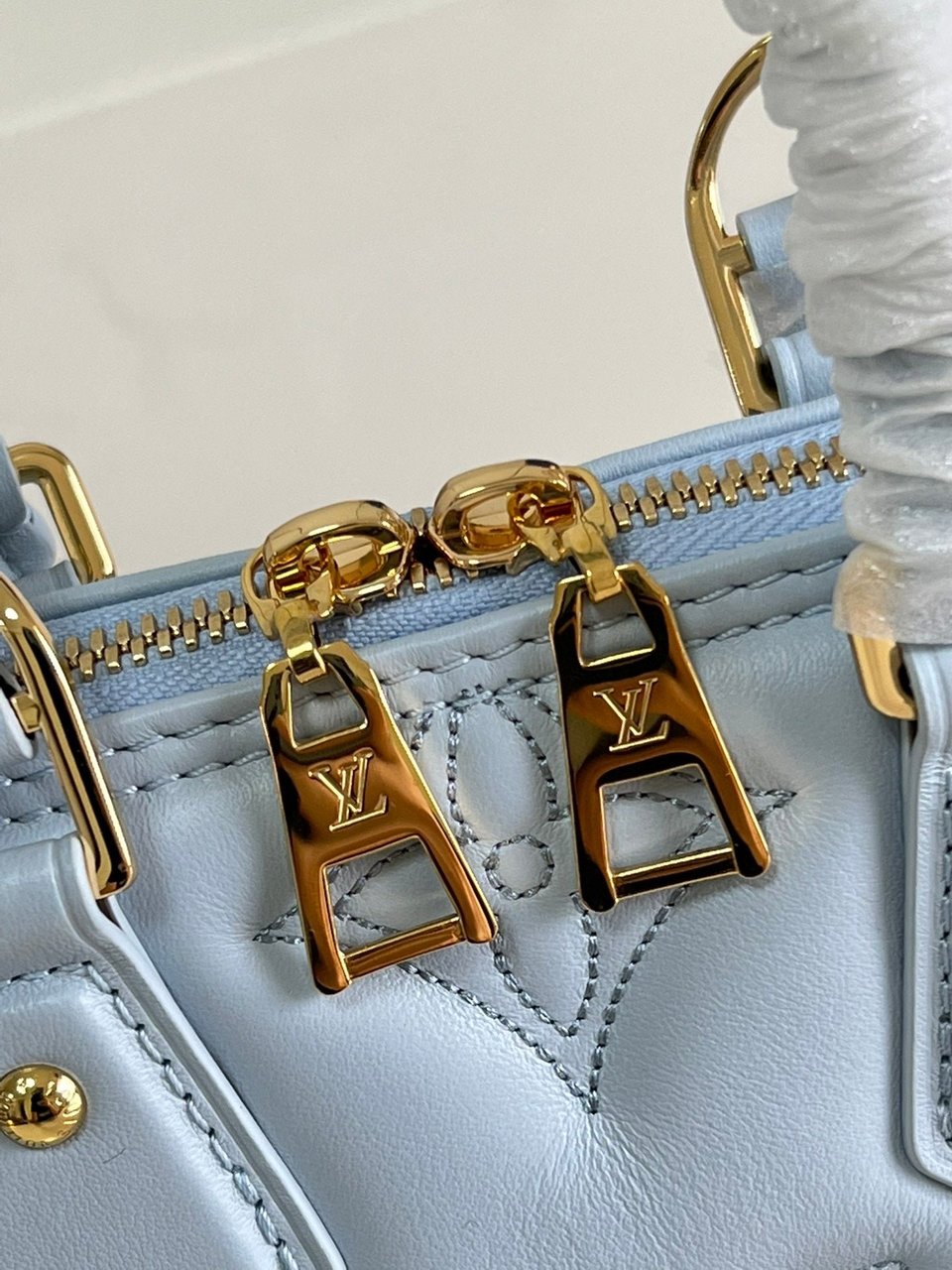 Louis Vuitton Alma Bb 24Cm Blue view 4