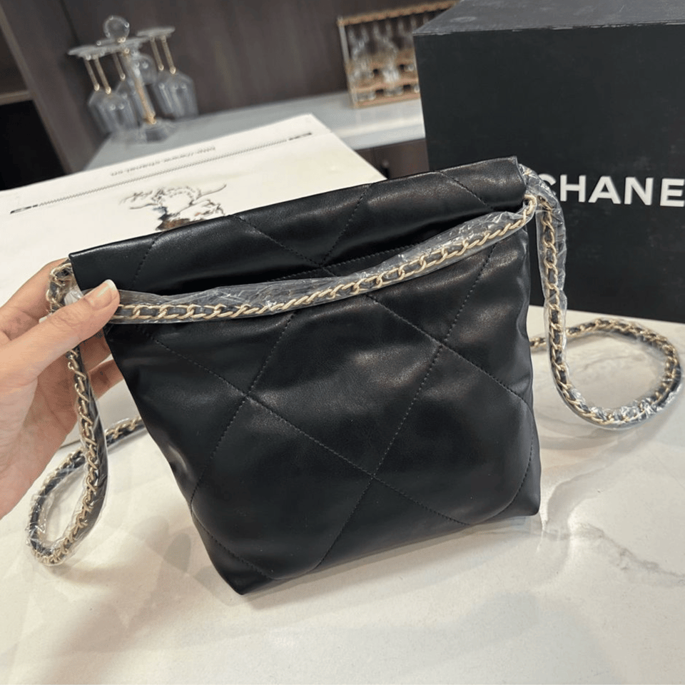 Chanel Pearl Chain Mini Vintage Gold Bag 20cm/7.9in view 7