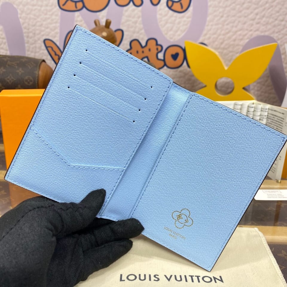 Louis Vuitton Passport Cover 2024 view 8