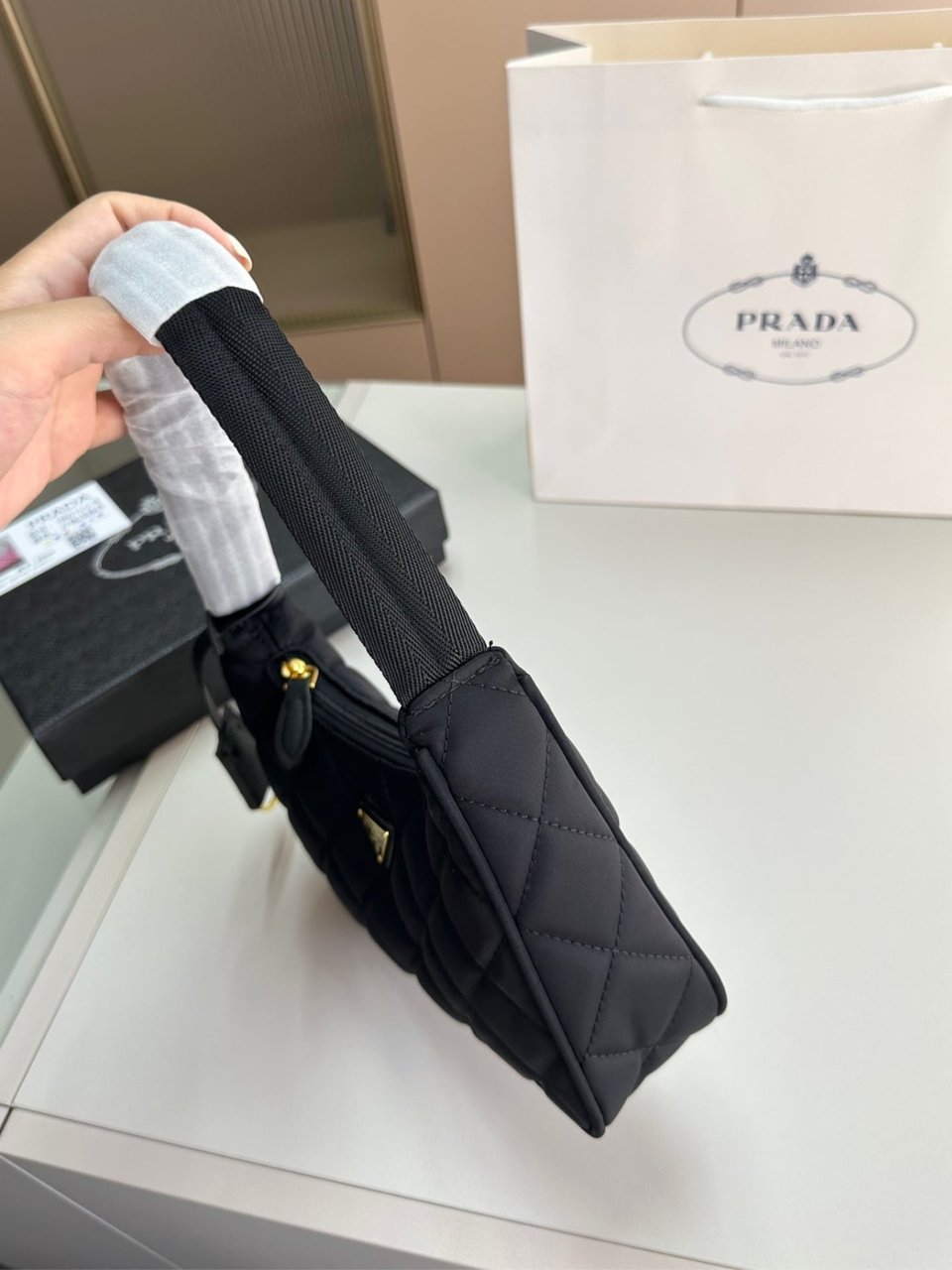 Prada Contenitore Maniglia Tessutu Nylon Quilted Shoulder Bag Black 21Cm view 8