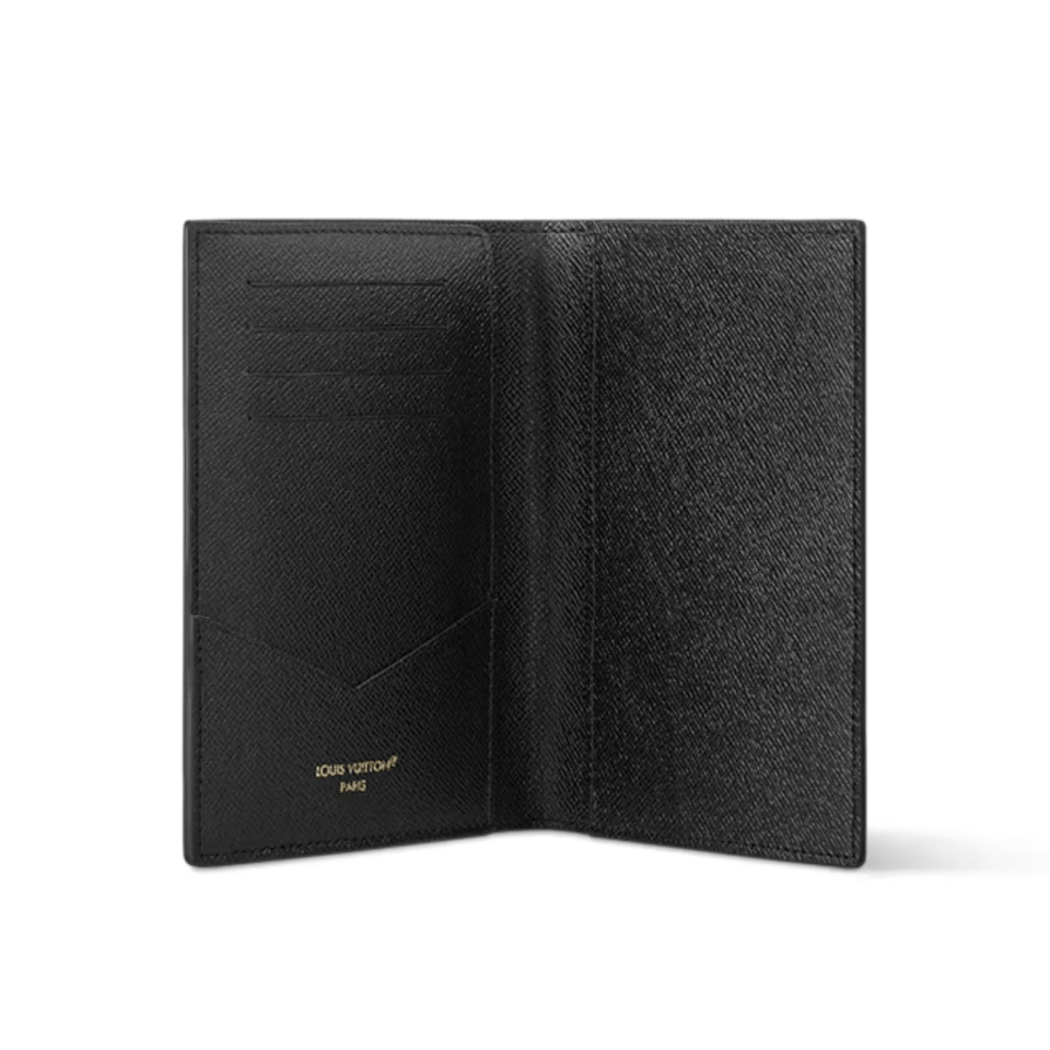 Louis Vuitton Passport Cover For Women 10cm M26571 view 4