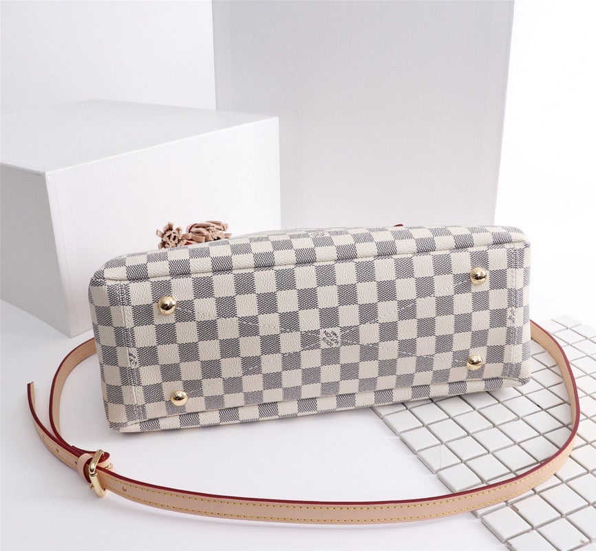 Louis Vuitton Lymington 35 Cm view 5