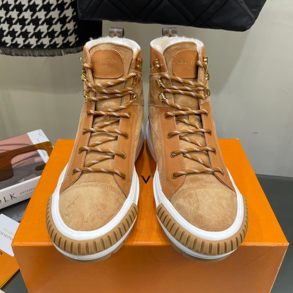 Louis Vuitton Squad Sneaker Boots Suede Brown view 9