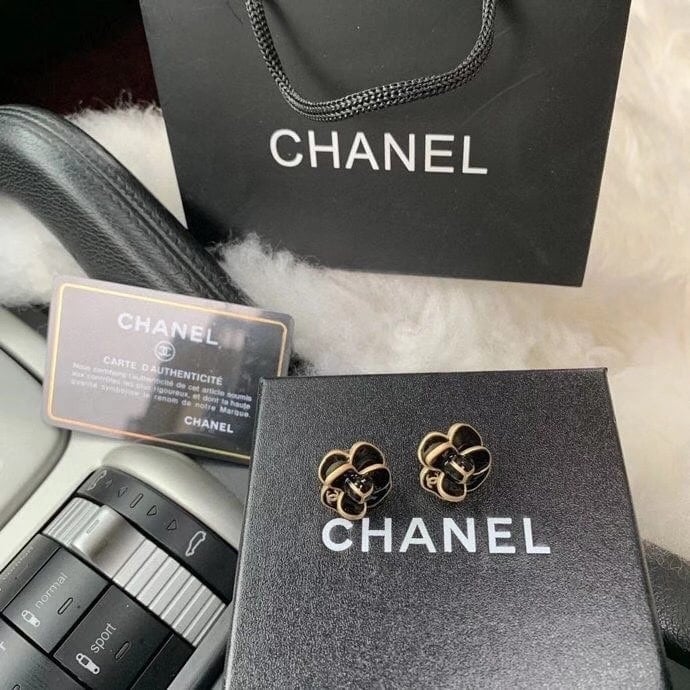 Chanel Flower Earrings view 3