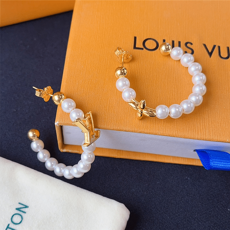 Louis Vuitton My Lv Pearl Earrings Gold M01988 view 6