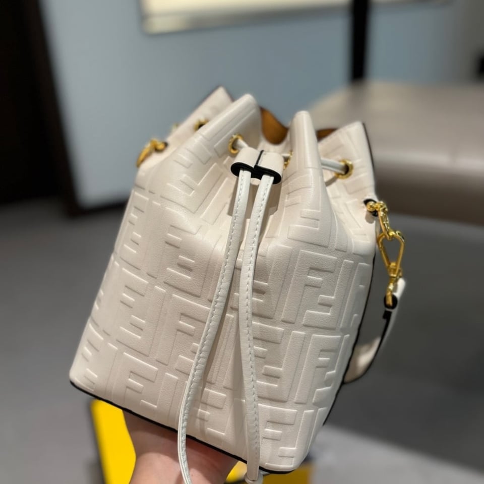 Fendi Mon Tresor Mini Bucket Bag White 16Cm view 6