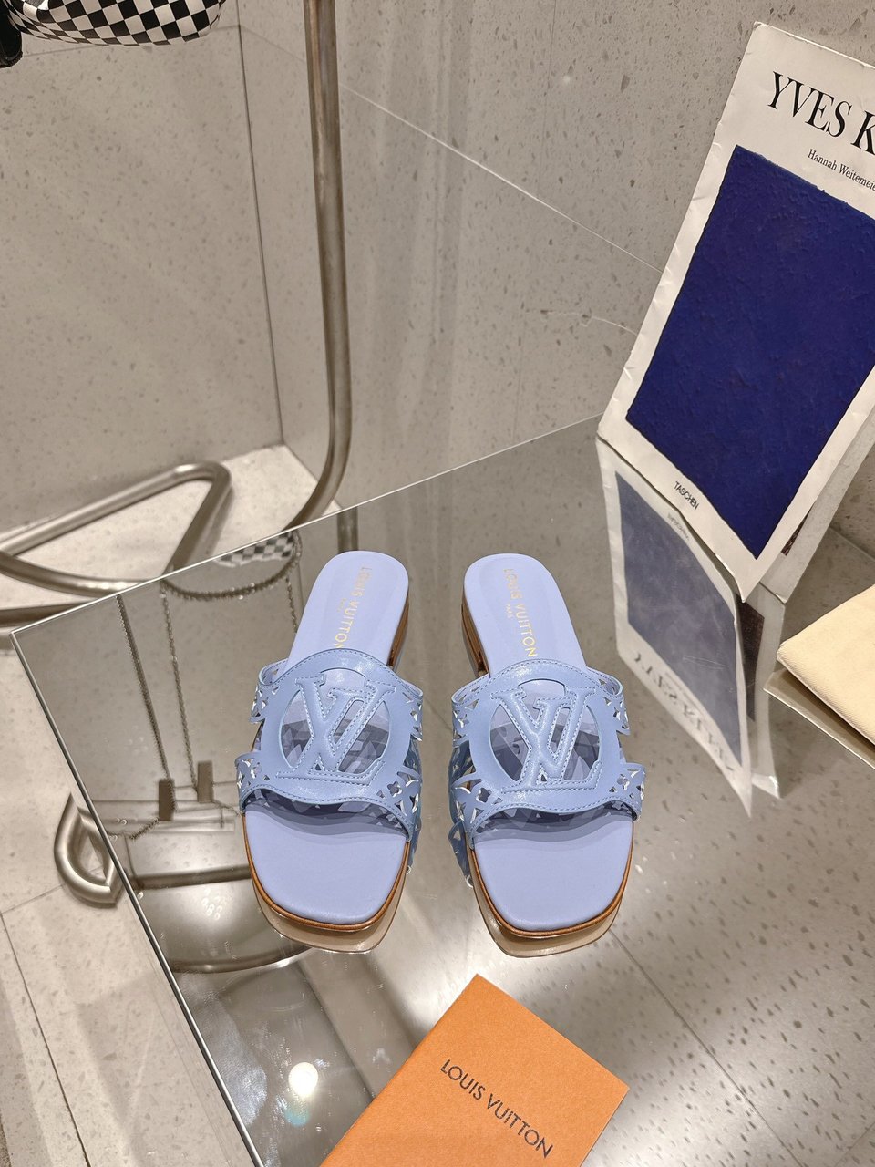 Louis Vuitton LV Isola Flat Mule Blue 1AGYQ6 view 3