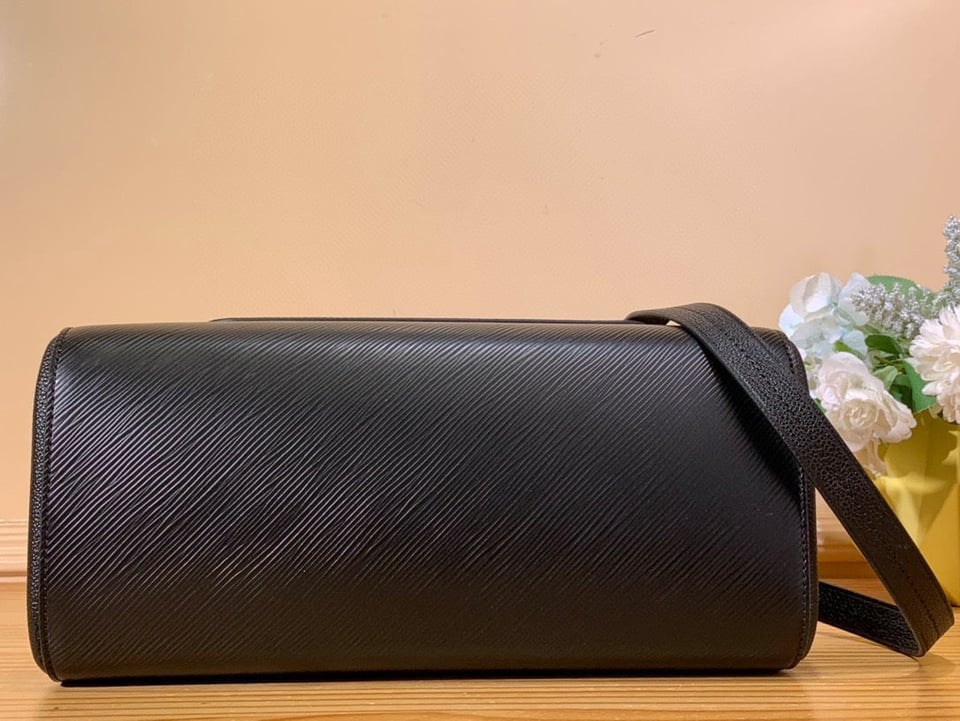 Louis Vuitton Marelle Tote Mm 30Cm Black view 8