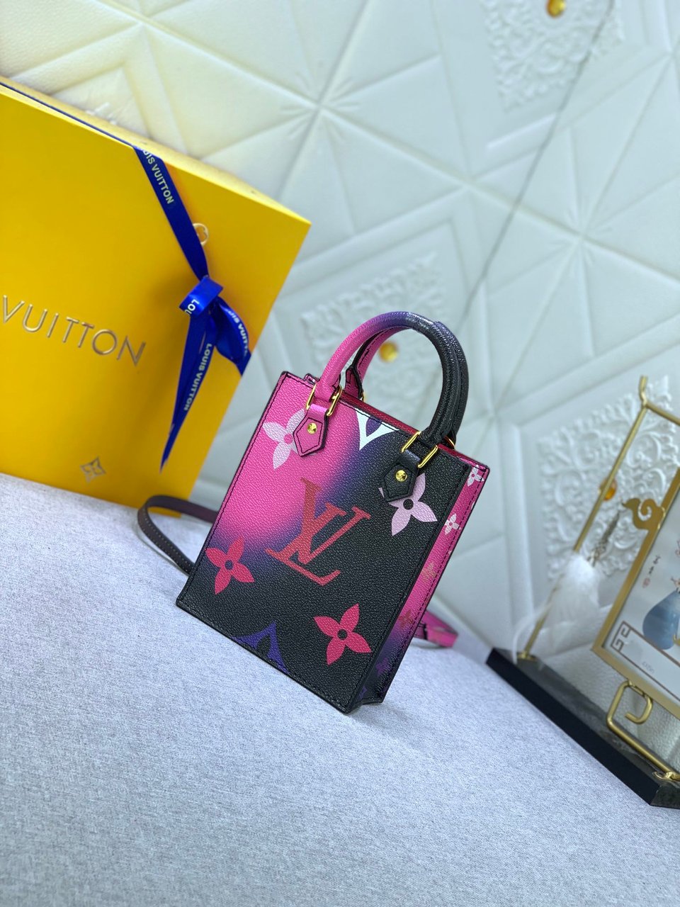 Louis Vuitton Petit Sac Plat Monogram Black And Pink 17Cm view 4