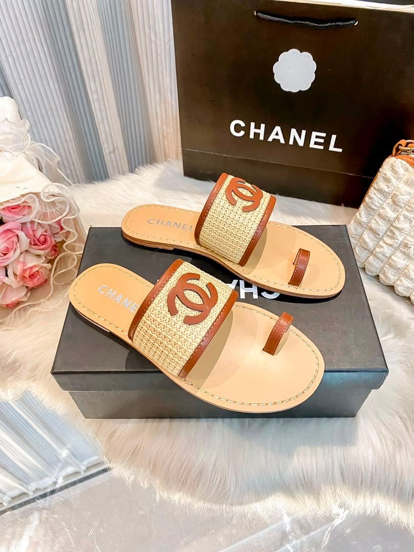 Chanel Raffia &amp; Calfskin CC Toe Ring Flat Sandals Raffia G38883 view 4
