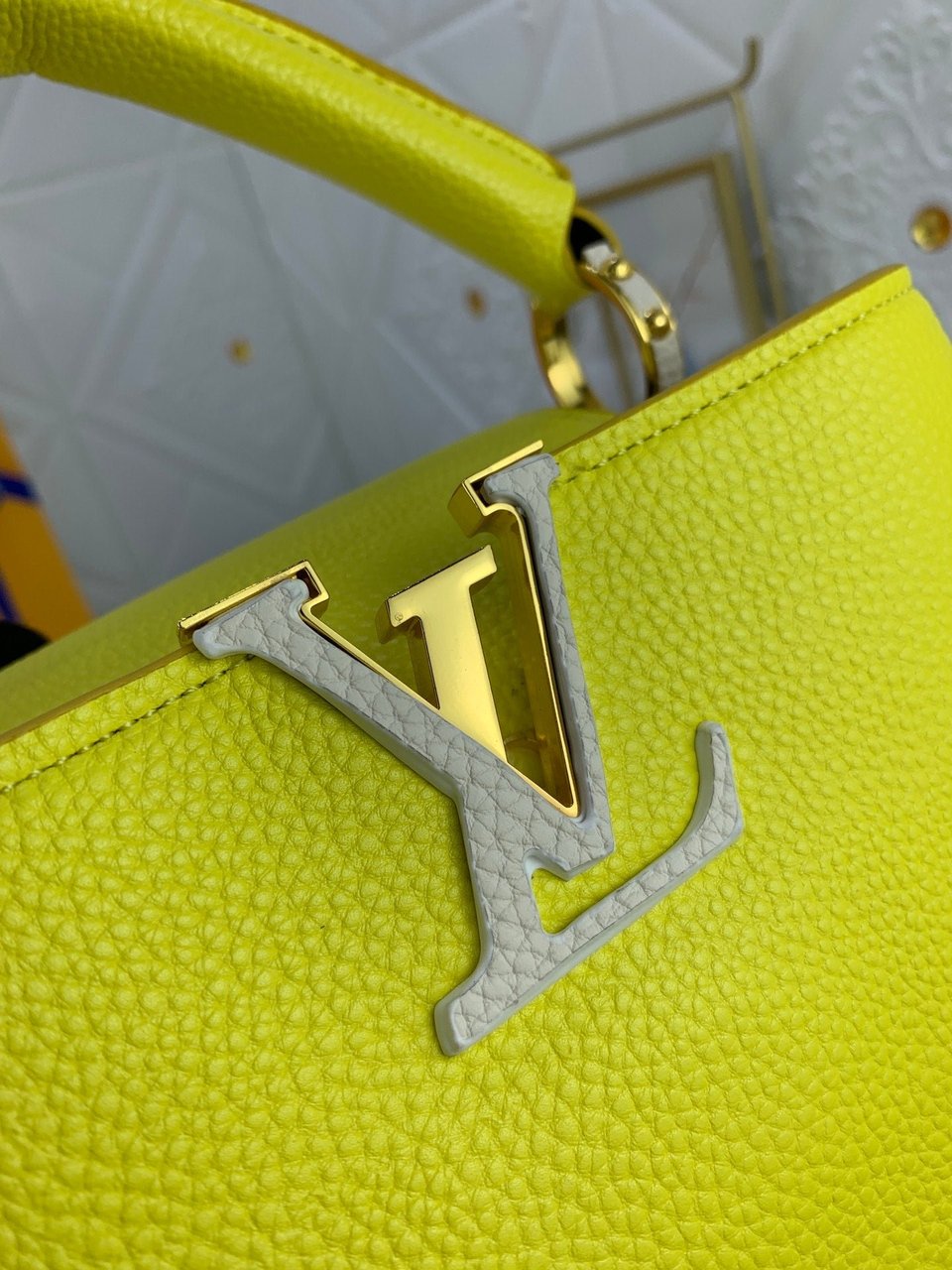 Louis Vuitton Capucines Bb Cedrat Yellow 27Cm view 5