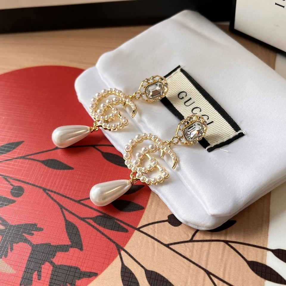 Gucci Pearl Gg Drop Earrings In Gold view 4