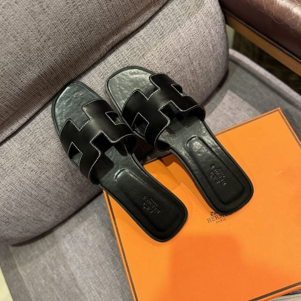 Hermes Oran Sandal Noir H021056Z 01340 view 4
