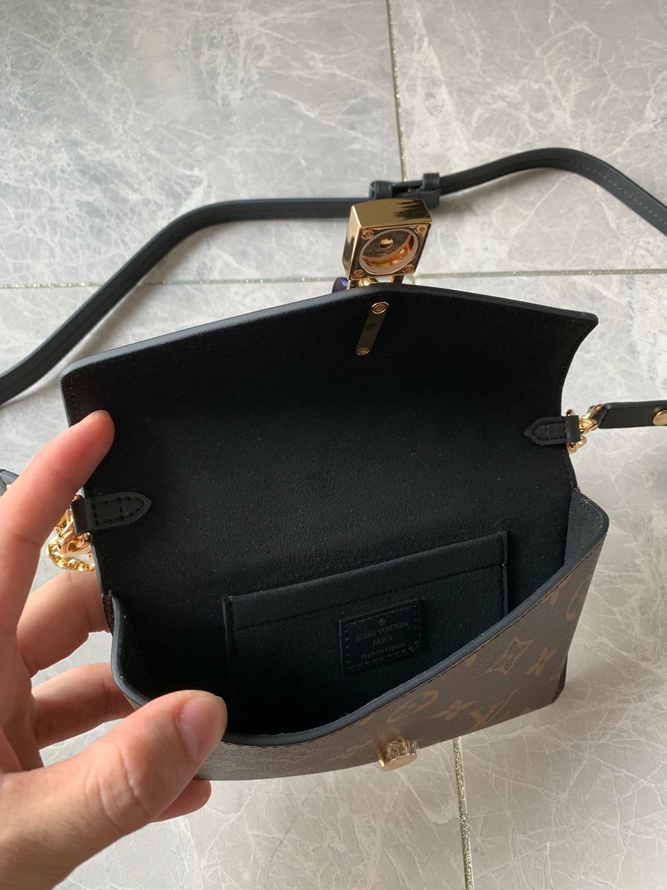 Louis Vuitton Monogram Padlock On Strap 19Cm Black view 7
