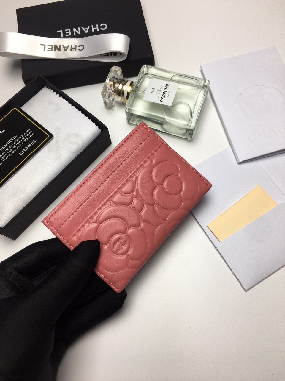 Chanel Floral Card Holder 11.2 Coral Calfskin Silver Icon view 5