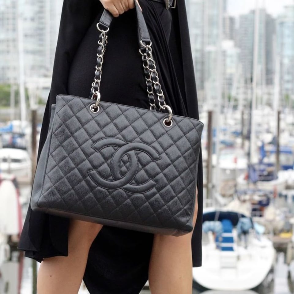Chanel Classic Tote Bag Silver Hardware Black 34cm view 3
