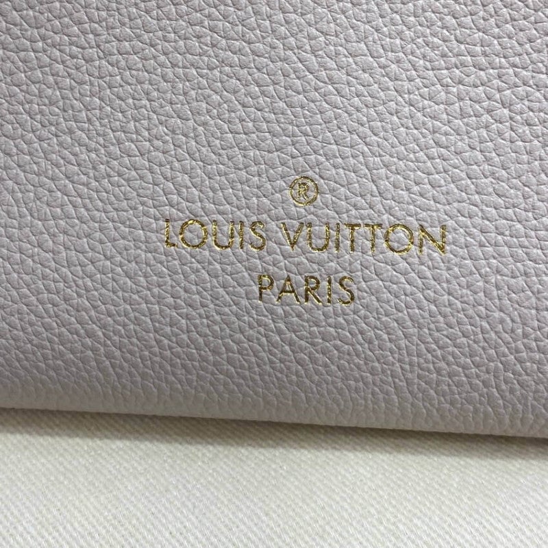 Louis Vuitton On My Side Pm 25Cm Greige view 5