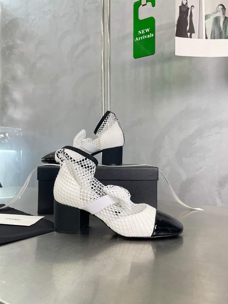 Chanel Mary Janes White And Black G40097 Y56613 K5928 view 9