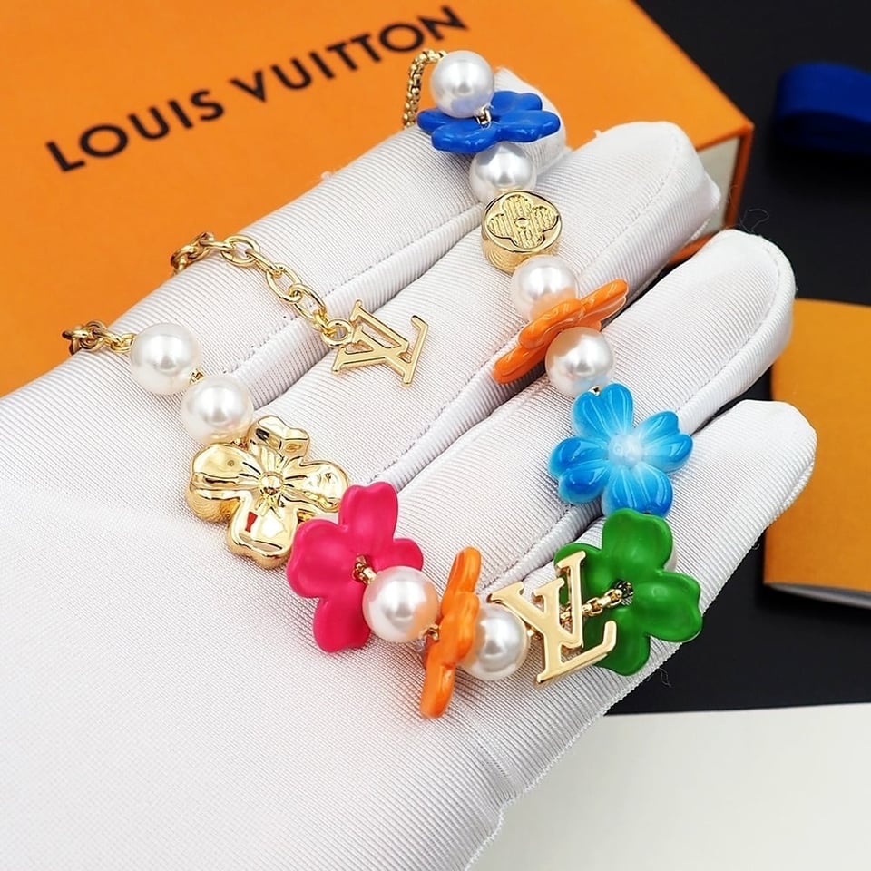 Louis Vuitton Lv Surfin’ Flower Bracelet M1603A view 3
