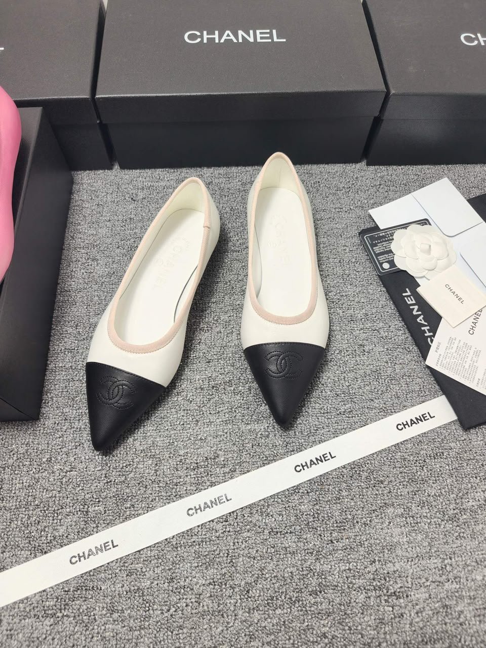 Chanel Pointed-Toe Ballerina Flats / Calfskin &amp; Grosgrain G39786 view 6