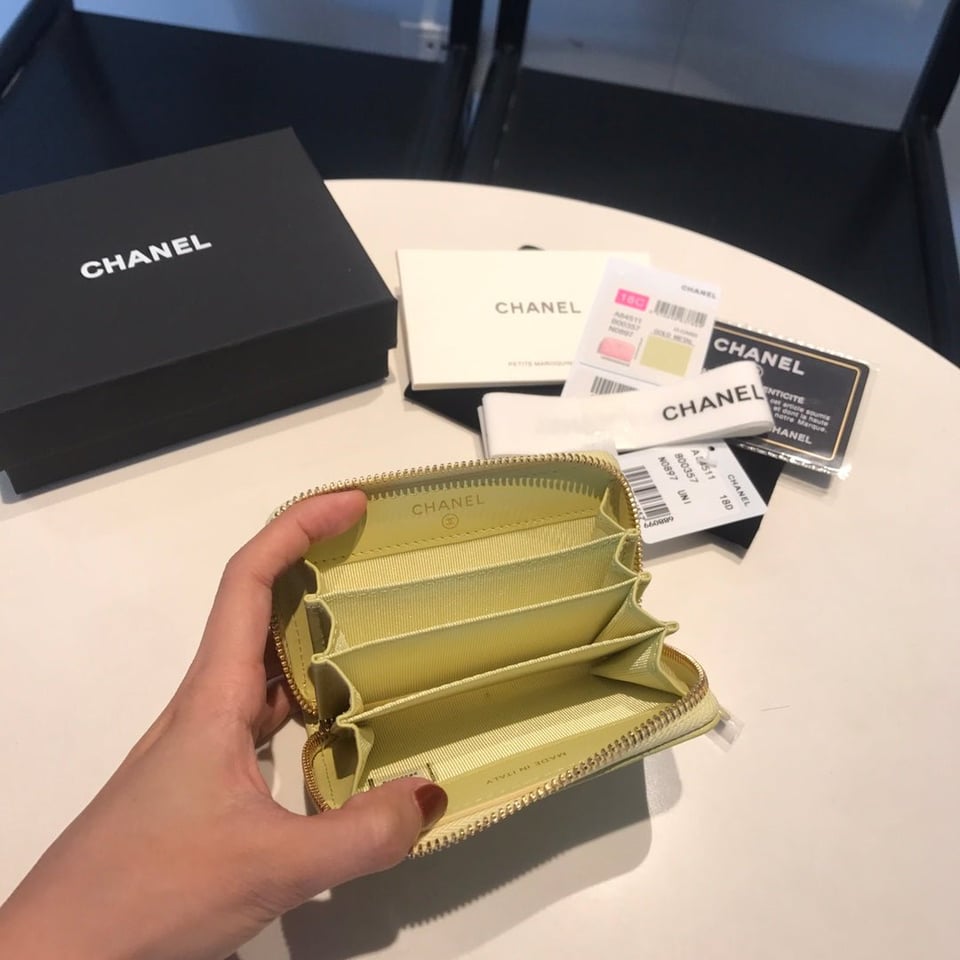 Chanel Zipped Caviar Purse 11 Light Yellow Calfskin Gold Icon view 8