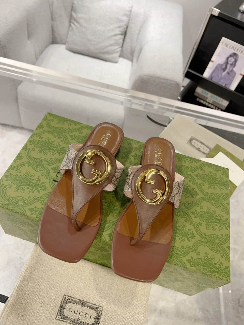 Gucci Blondie Thong Sandals Brown P00810550 view 3