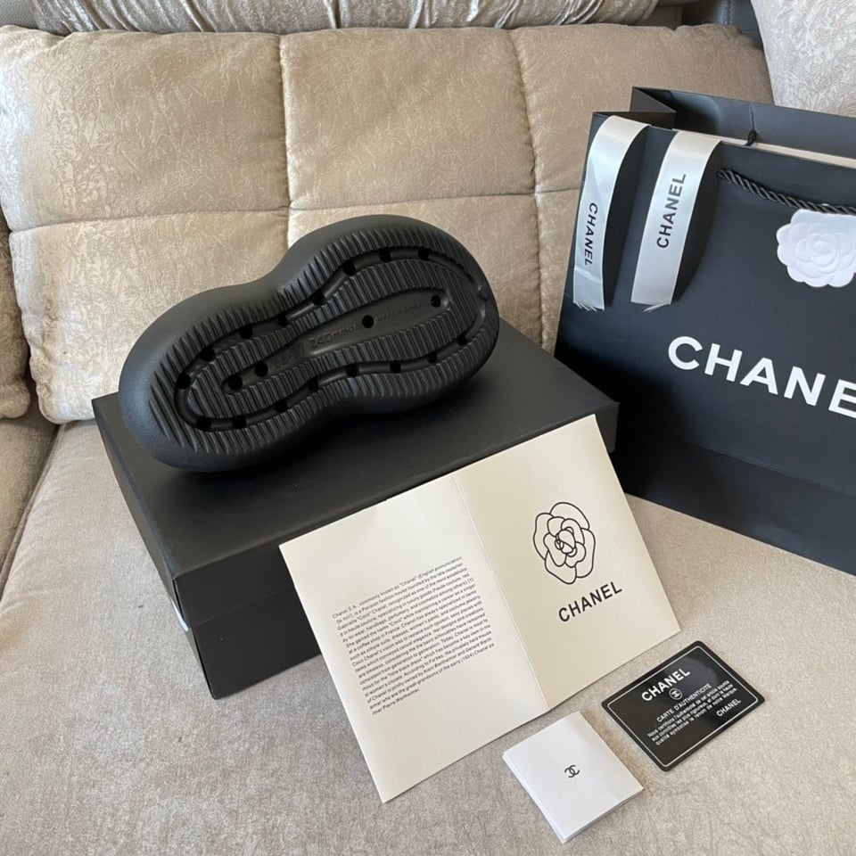 Chanel Flip Flop Sandals Black view 4