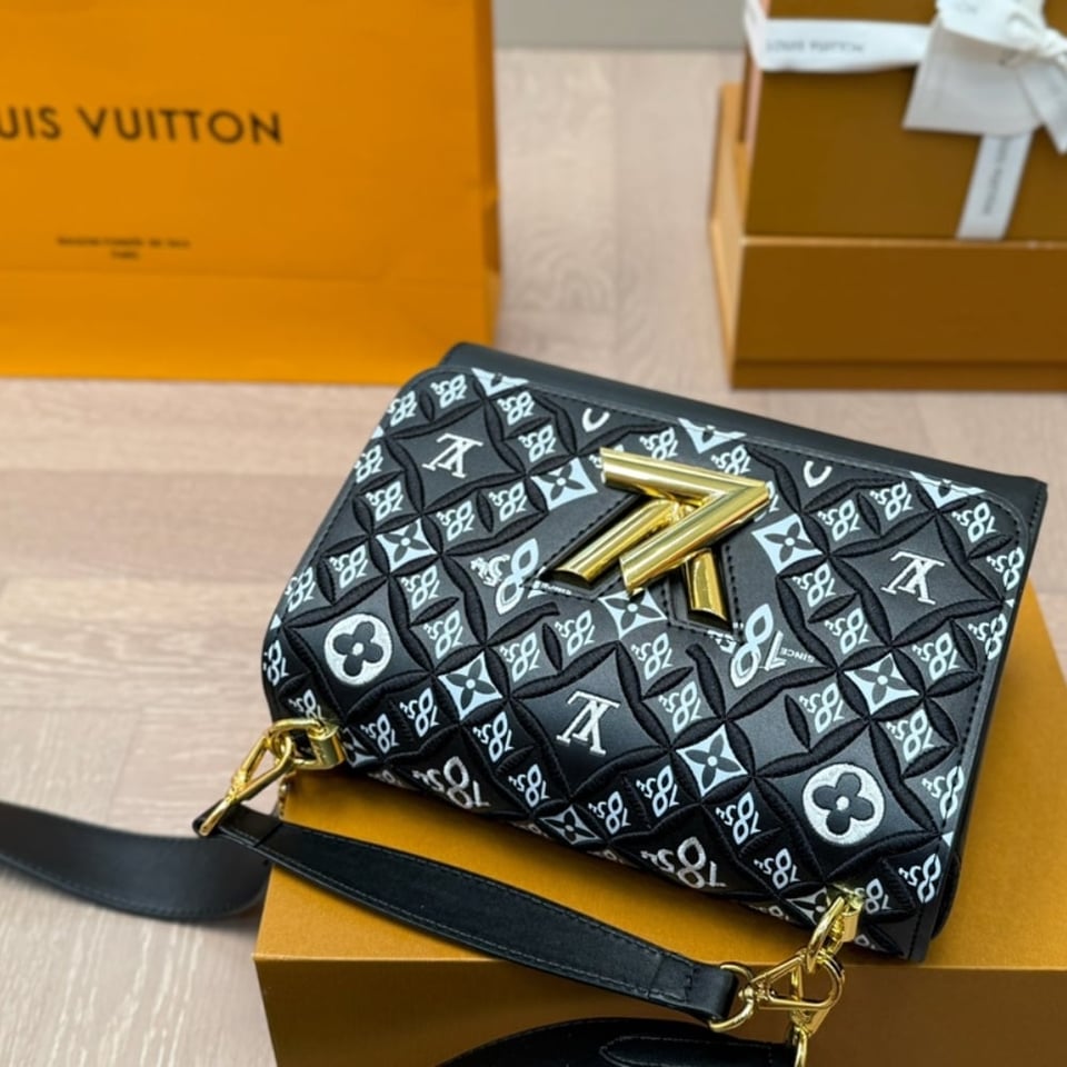 Louis Vuitton Twist Mm Monogram Jacquard Black 23Cm view 5