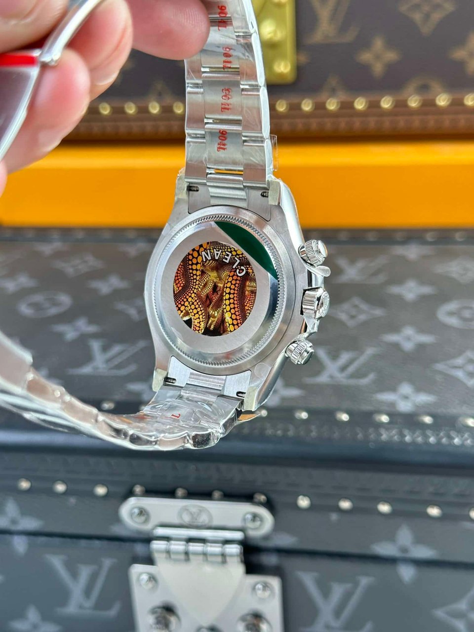 Rolex Daytona “Panda” 40 mm White Dial 126500LN view 3