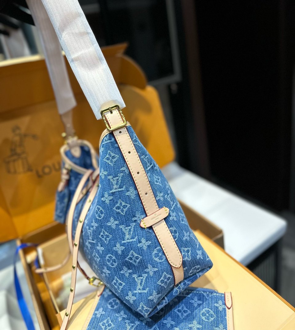 Louis Vuitton Carryall Pm Denim Blue 28Cm view 6