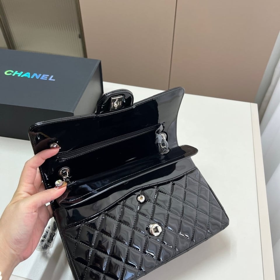 Chanel Medium Classic Double Flap Bag Patent Leather Black 26Cm/10.2in view 5