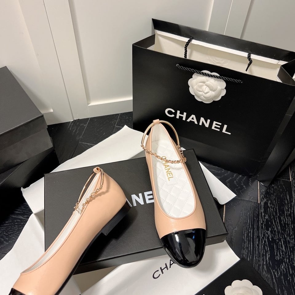 Chanel Interlocking Cc Logo Ballet Flats Black Pink view 8