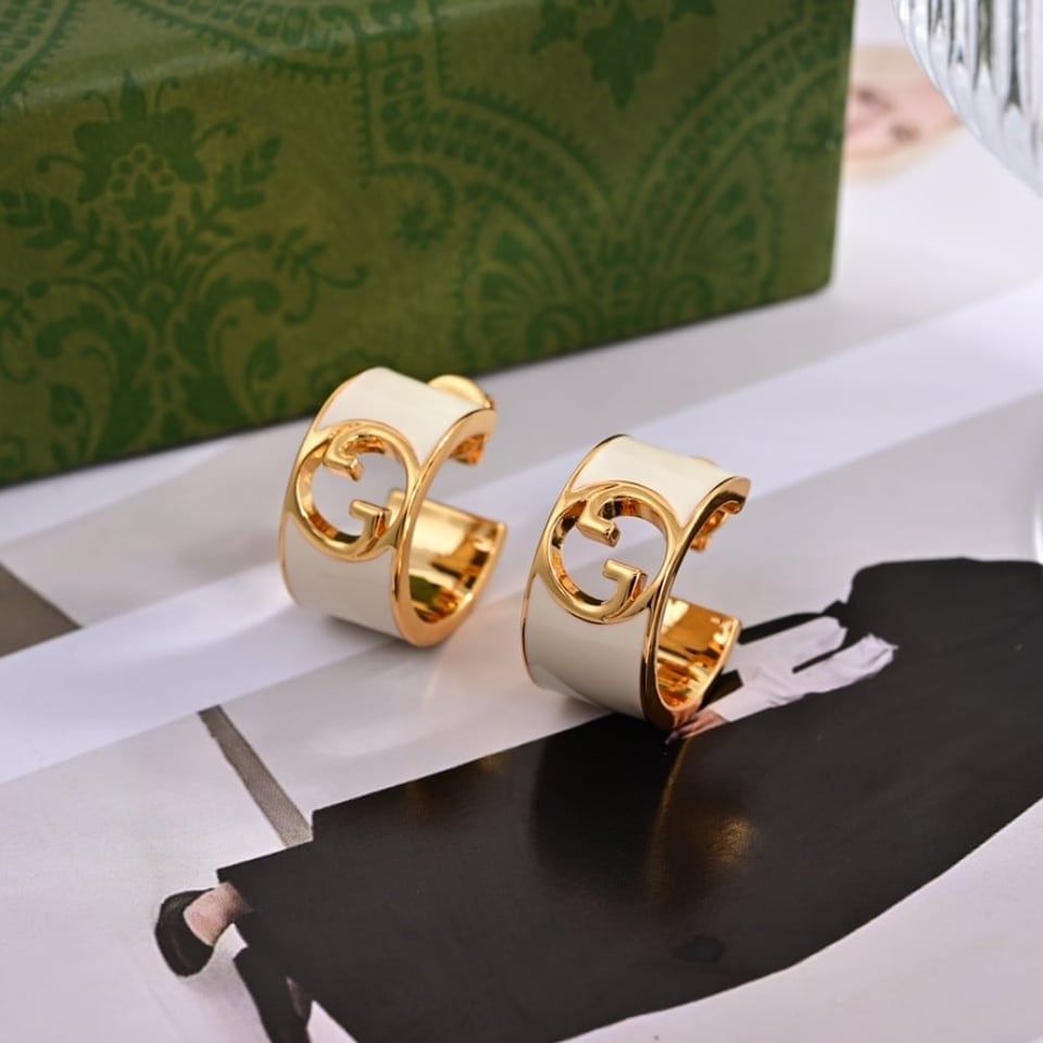 Gucci Blondie Enamel Hoop Earrings Ivory Enamel 796764 J1630 8078 view 2